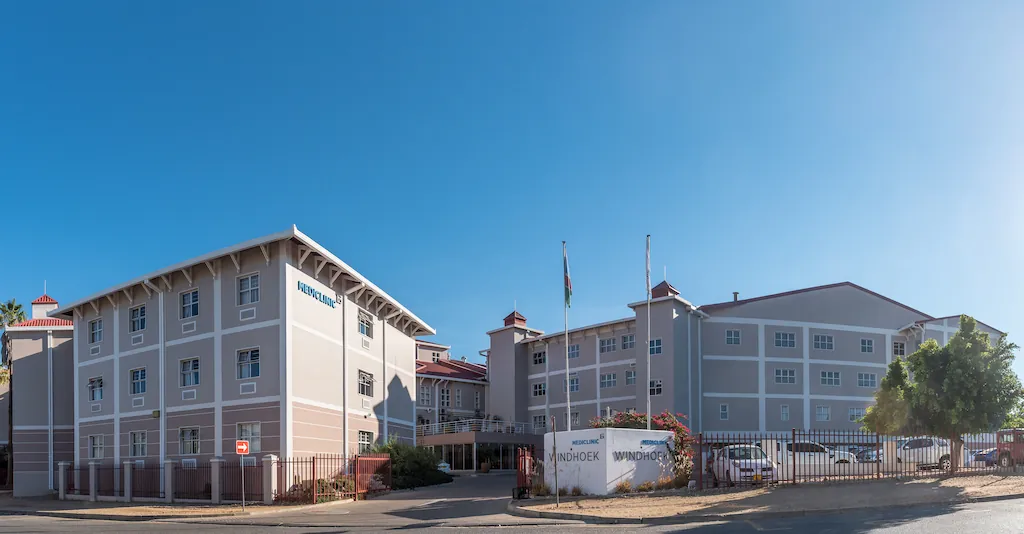 Gebäude der Mediclinic Privatklinik in der Hauptstadt Windhoek